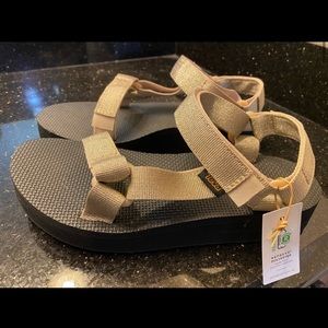 Teva 1984 sandal size 8